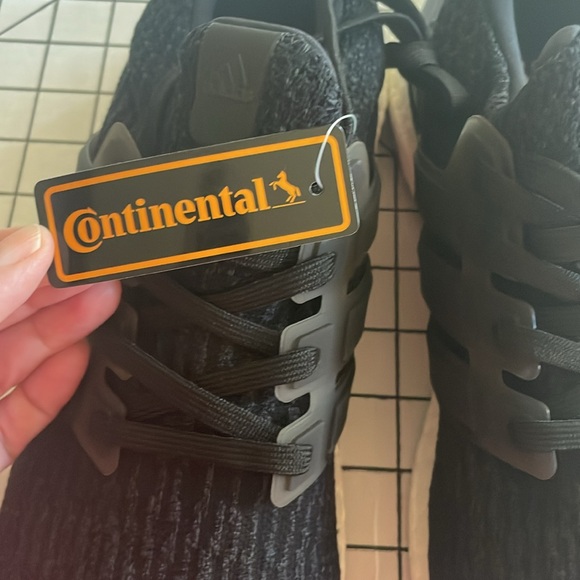 Adidas ultraboost running shoes, new, men’s size 11 - Picture 10 of 11